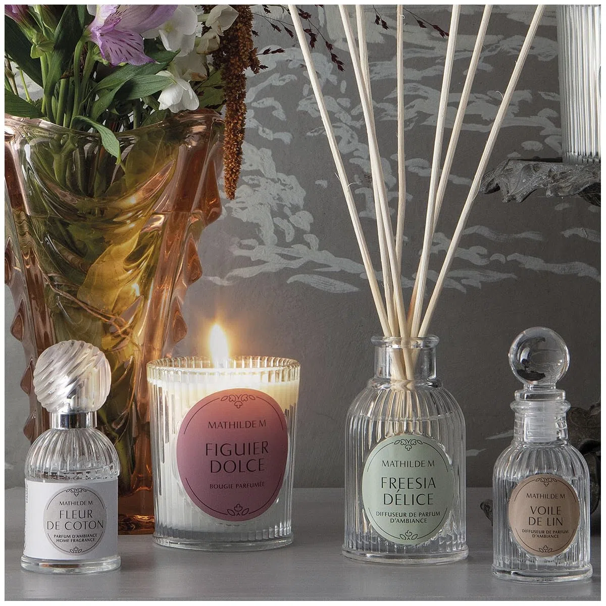Candela profumata Les Intemporelles 145 g - Rosa Elixir