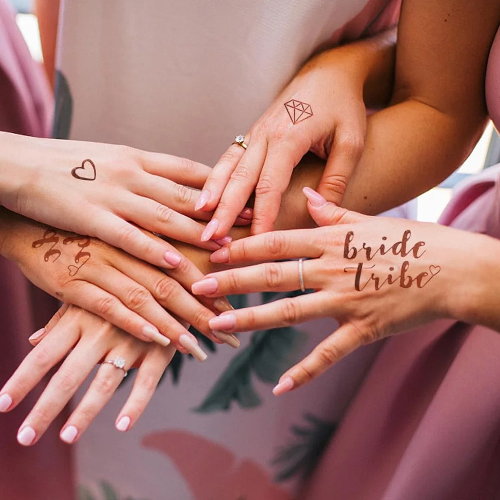 20pz Regali Nuziali Sposa Borsa Cosmetica in Tela Damigella D'onore Capelli Scrunchies Tatuaggi Temporanei Sposa Accessori Decorativi per Matrimoni, Feste Di Nozze, Fidanzamento