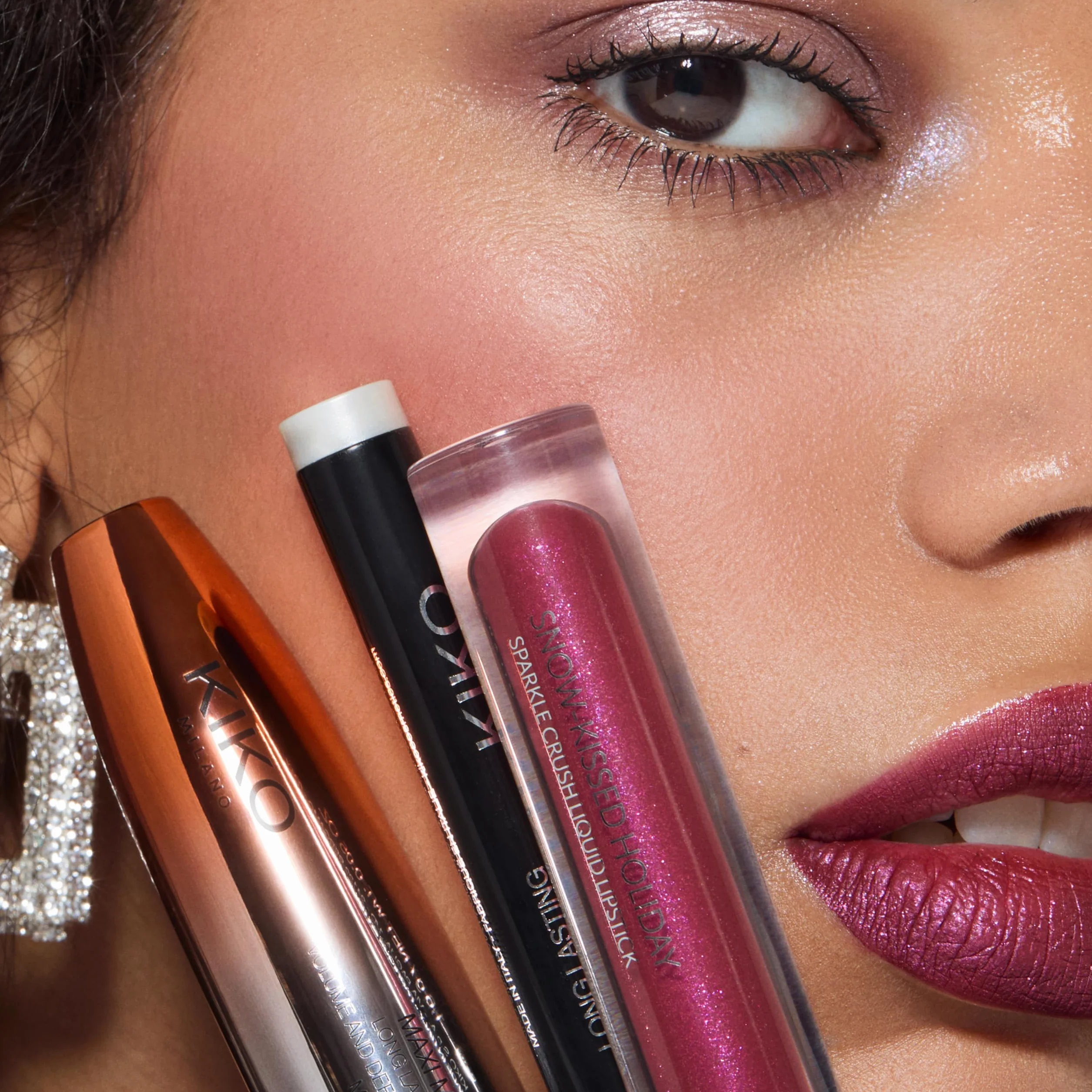 KIKO Milano Snow-Kissed Holiday Glam-Faves Make Up Gift Set, Gift Set Makeup: Mascara Effetto Volume, Rossetto Da Mat A Scintillante E Ombretto In Stick