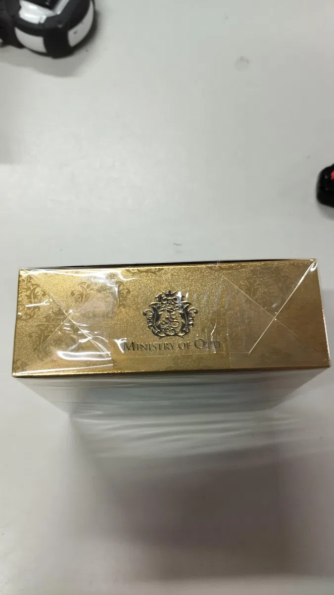 Ministry Of Oud Oud Satin Extracto De Fragranza, per una scia personale, 100ml