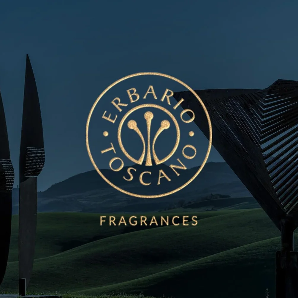 ERBARIO TOSCANO - Candela Profumata Salis con Fragranza Marina, Accordo Marino e Elicriso Mediterraneo, Cera Vegetale, Contenitore in Vetro e Coperchio in Ceramica Naturale 155gr